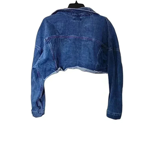 PrettyLittleThing Mid Wash Cropped Denim Jacket. Size 10 - Picture 5 of 6